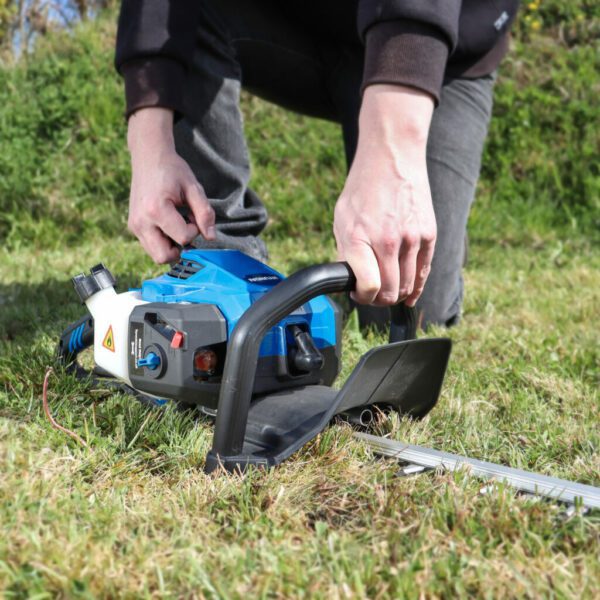 Petrol Hedge Trimmer/Pruner, 26cc 2-stroke Easy-Start, Lightweight and Anti-Vibration, 24” (60cm) Blade by Hyundai | HYHT2600X