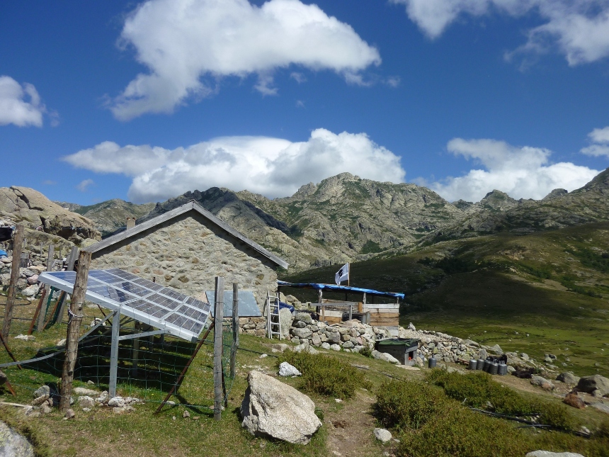 How Many Solar Panels Do I Need To Go Off-Grid